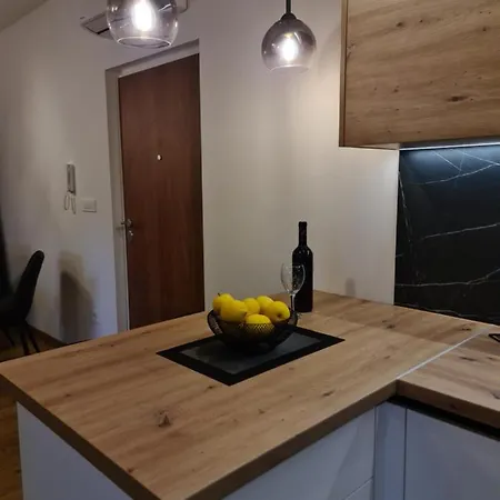 Aquamarine Apartment *
